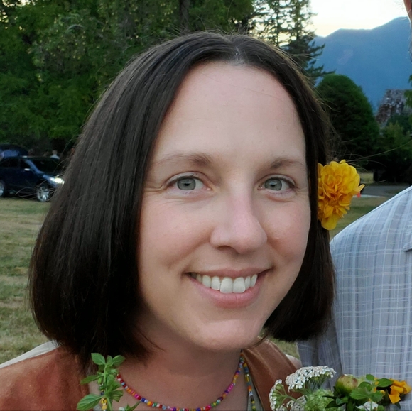 Meet your Posher, Caitlin - Picture 1 of 1